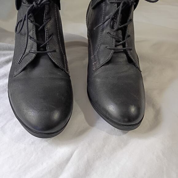 TAOS Women's 11-11.5(US) 42(Eur) Scribe Booties Black Leather Heeled Lace-Up - Picture 2 of 14